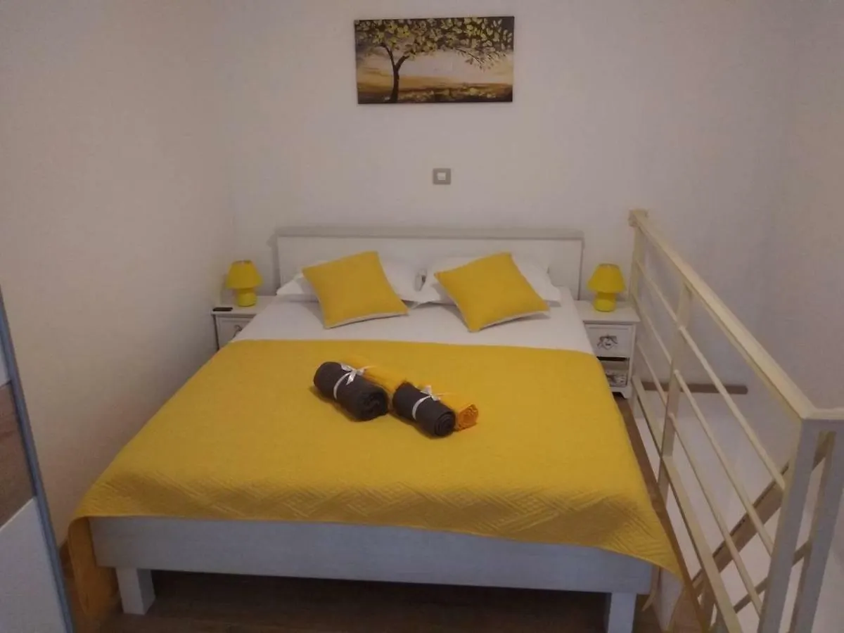 Apartman Laura Pula Apartment