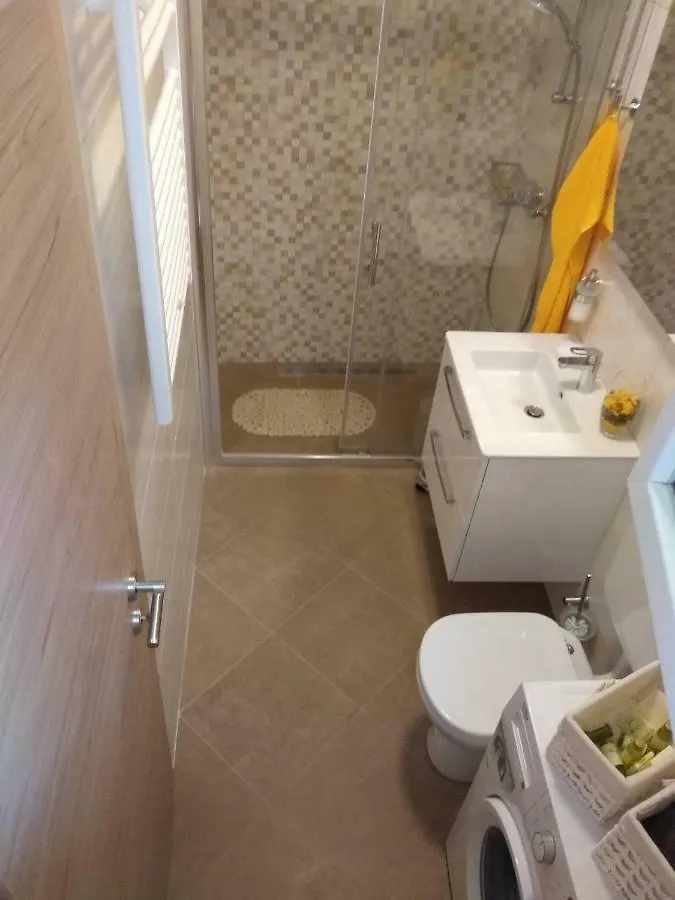 Apartman Laura Pula 0*,  Croatia